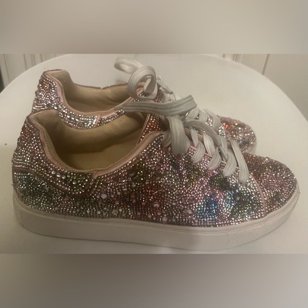 Betsey Johnson Sidny Floral Multi Color Rhinestones. Size 4 - Picture 3 of 16